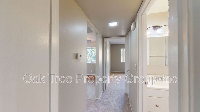 Building Photo - 1637 Catalina Ct