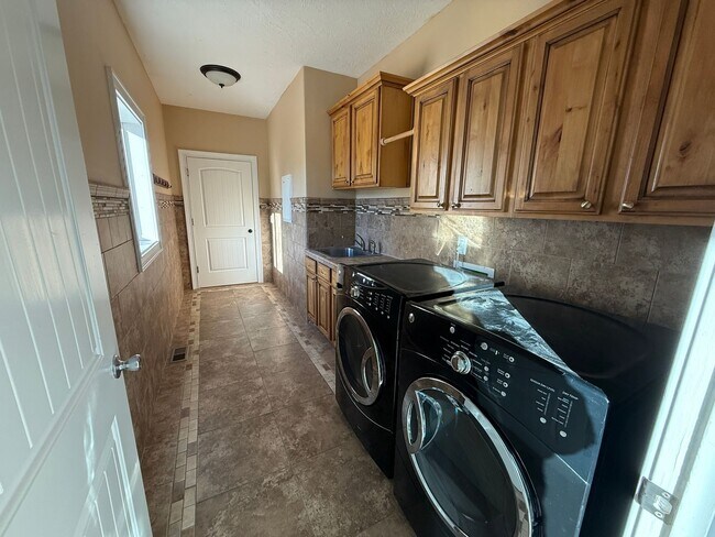 Building Photo - Midland Houses