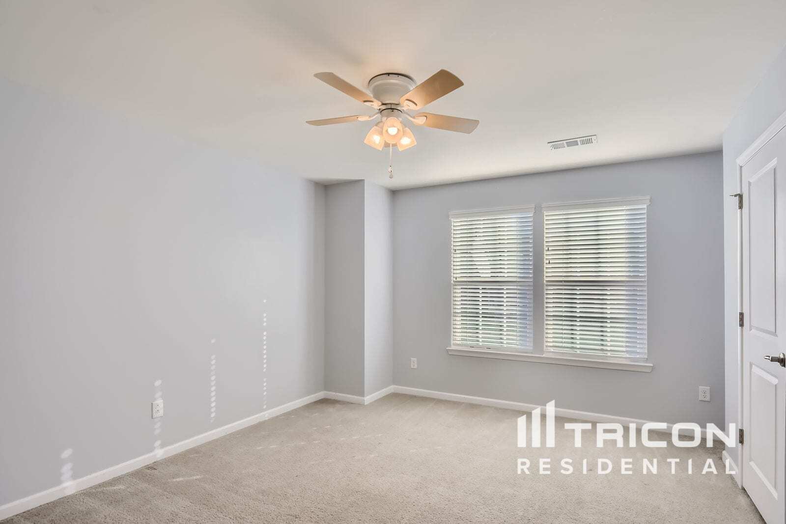 Building Photo - 2077 Morton Dr