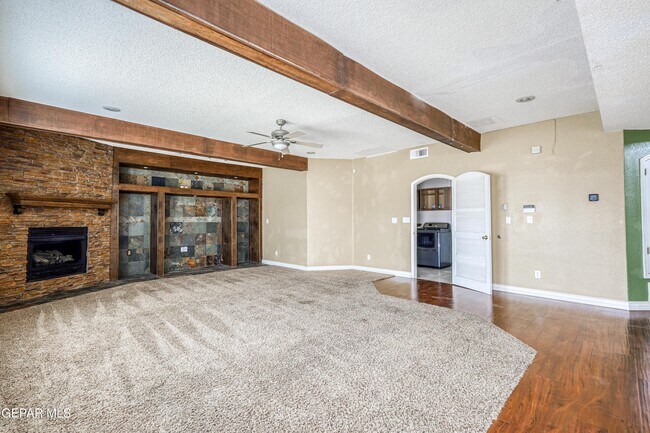 Building Photo - 4733 R L Shoemaker Dr