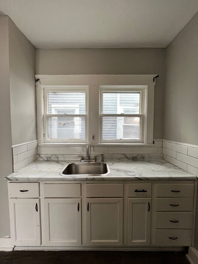 Building Photo - 3889 W.33rd