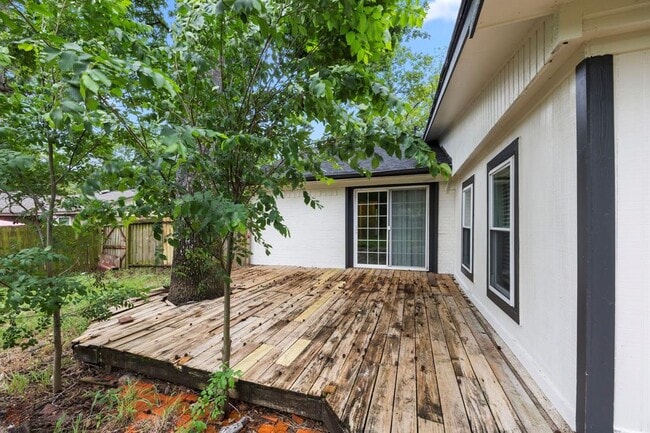 Building Photo - 24402 Pine Canyon Dr