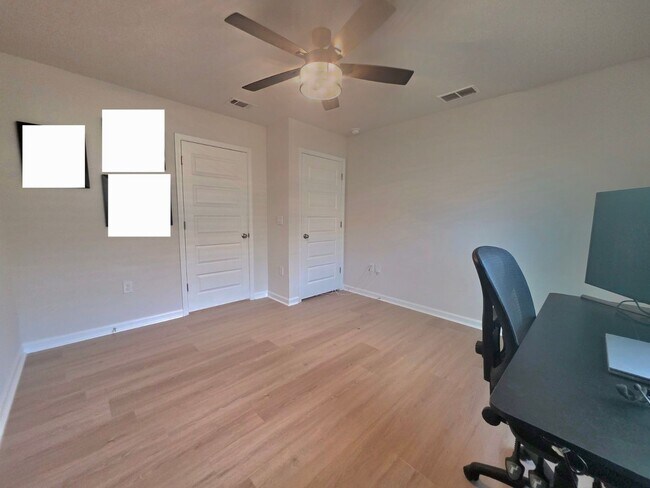 Building Photo - 4375 White Cedar Ct