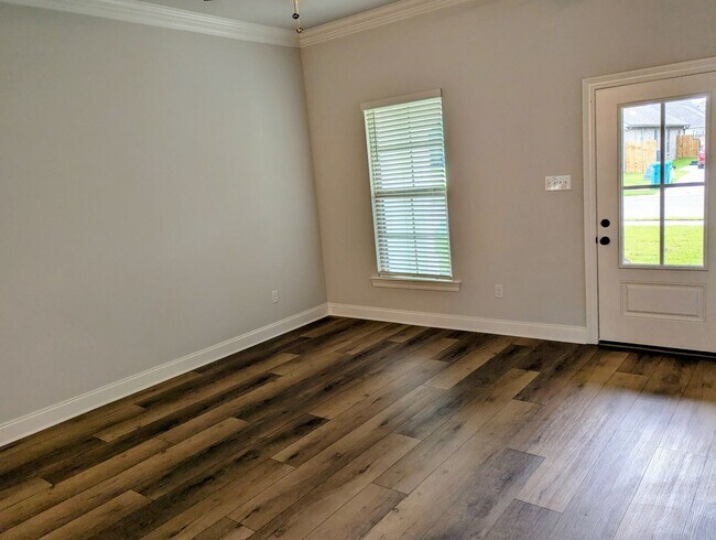 Building Photo - 143 Ridley Ln