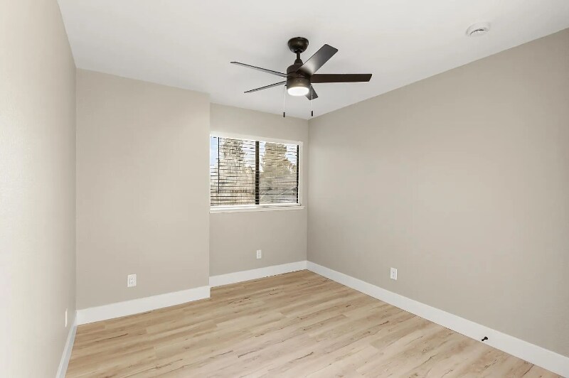 Building Photo - 3532 Del Sol Way