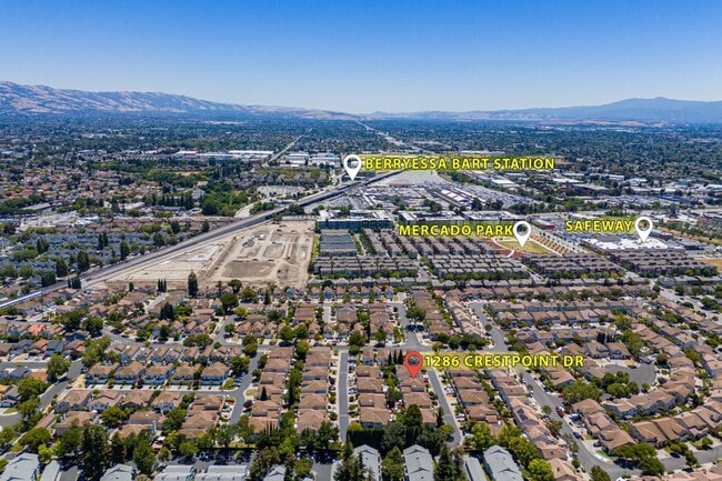 Building Photo - 1286 Crestpoint Dr