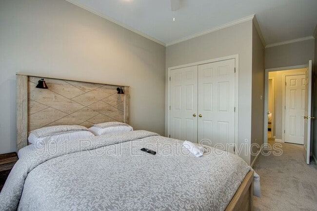 Building Photo - 1018 Harbor Bend Cir