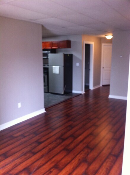 Building Photo - 419 Cedar Ave