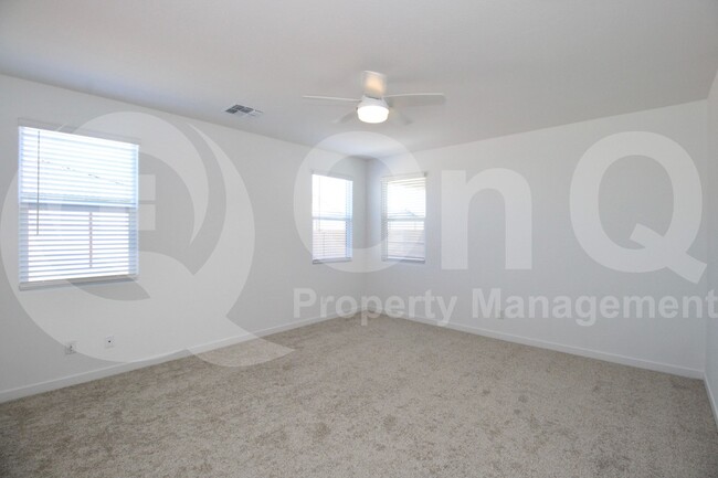 Building Photo - 3303 S Piedra Cir