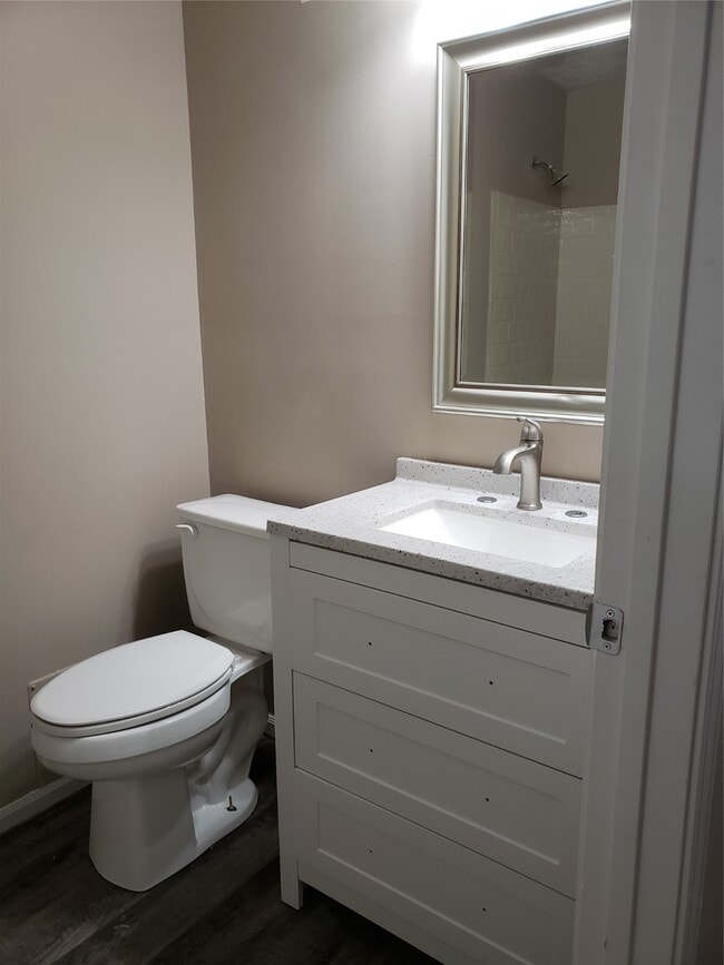 Building Photo - 1911 Richmond Vantage Dr