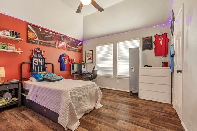 Building Photo - 6919 S Gold River Cir