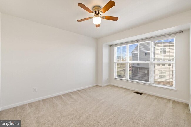 Building Photo - 25245 Laureldale Terrace