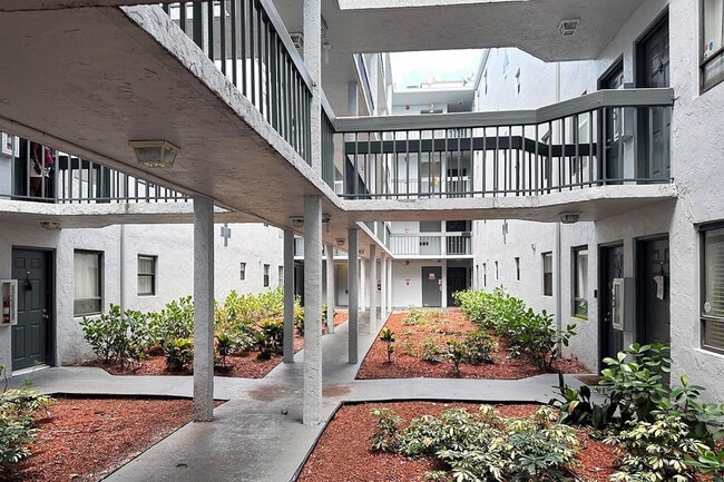 Building Photo - 1900 N Congress Ave