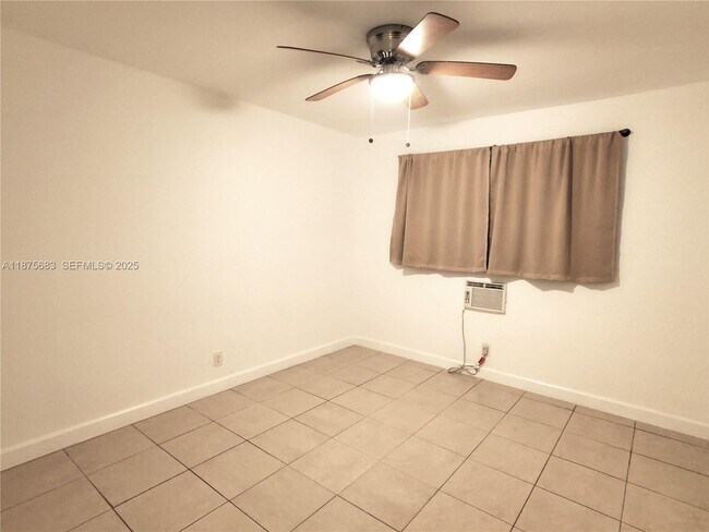 Building Photo - 26 SE 3rd Terrace