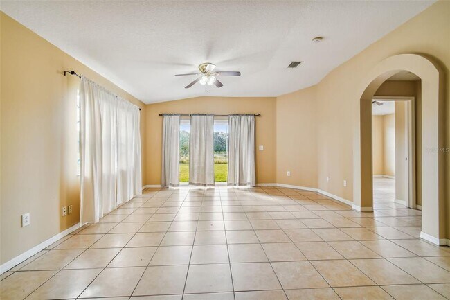 Building Photo - 7956 Carriage Pointe Dr