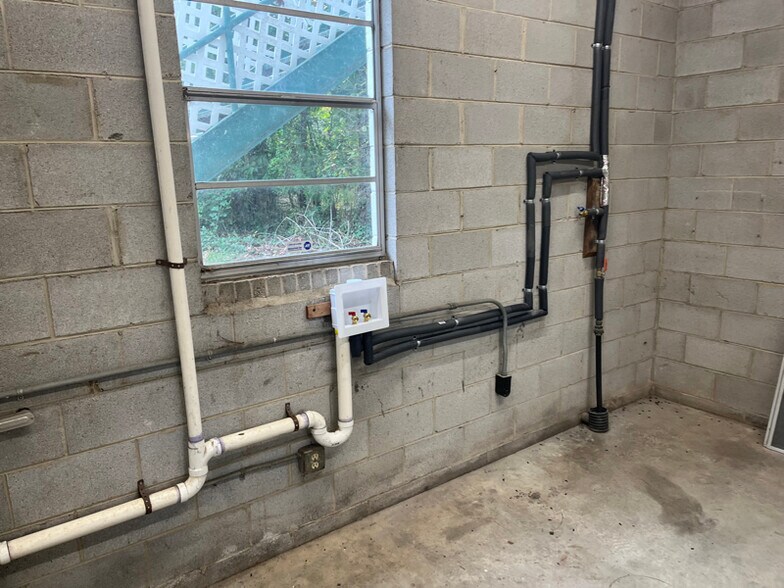 Building Photo - 3724 Beulah Rd