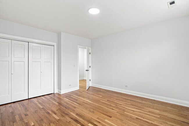 Building Photo - 3729 N Elston Ave
