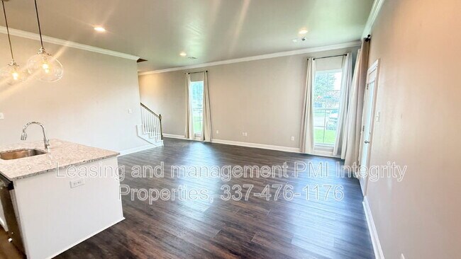 Building Photo - 8103 Stonelake Cir Ave E