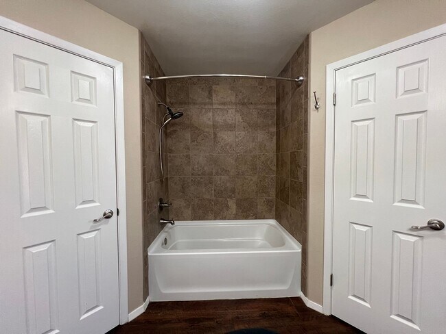 Building Photo - 5318 Crossridge Dr
