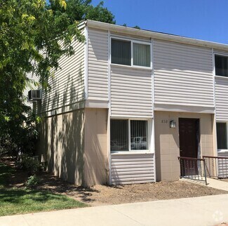 Building Photo - Cute updated 2 bed 1.5 bath Condo on S Cur...