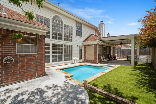 Building Photo - 14207 Woodville Gardens Dr