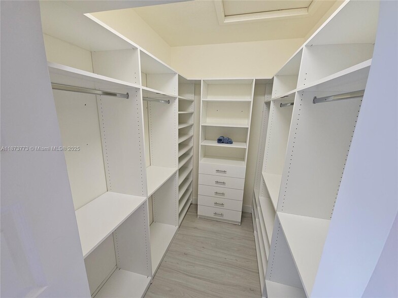 Building Photo - 4760 NW 83rd Pky