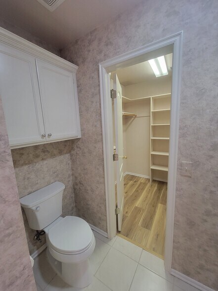 Building Photo - 4608 Midway Dr