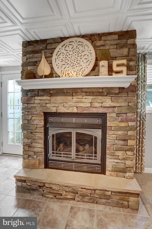 Building Photo - 127 Mountainview Dr