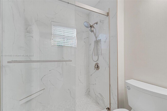 Building Photo - 2587 Jardin Ct