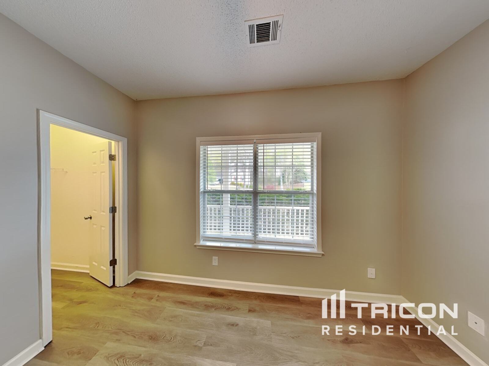Building Photo - 227 Piedmont Dr