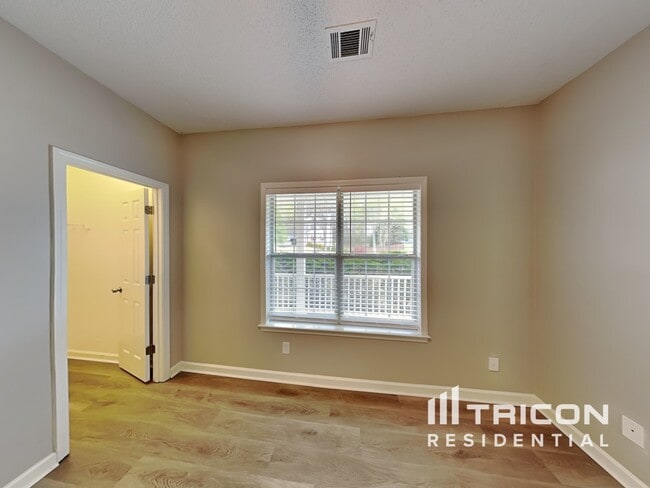 Building Photo - 227 Piedmont Dr