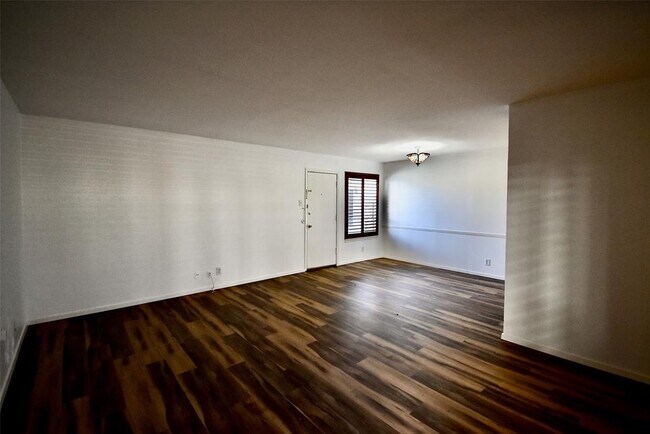 Building Photo - 4810 McKinney Ave