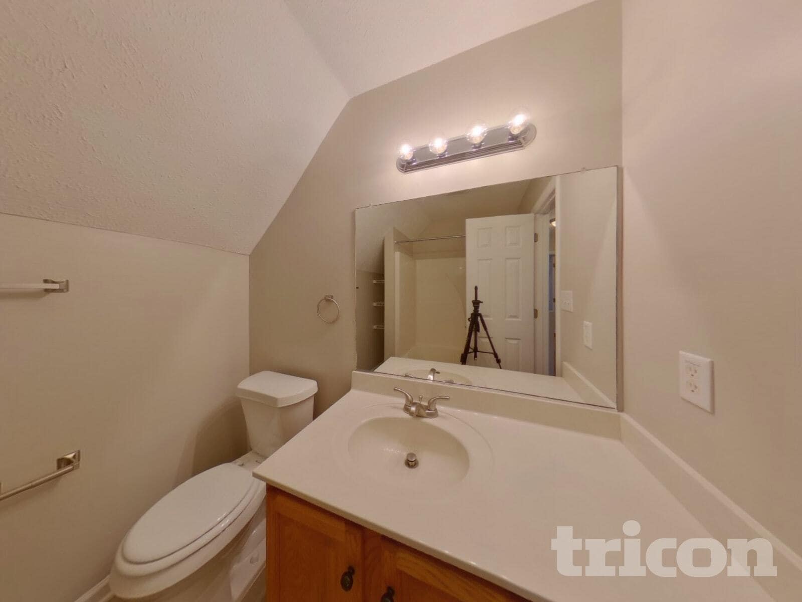 Building Photo - 2636 Danbury Cir