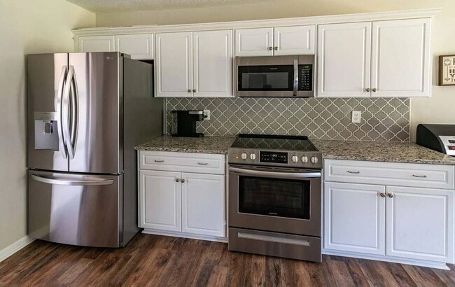 Building Photo - 1424 Oxpens Rd