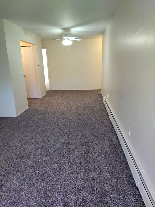 Building Photo - 2337 John Rolfe Dr