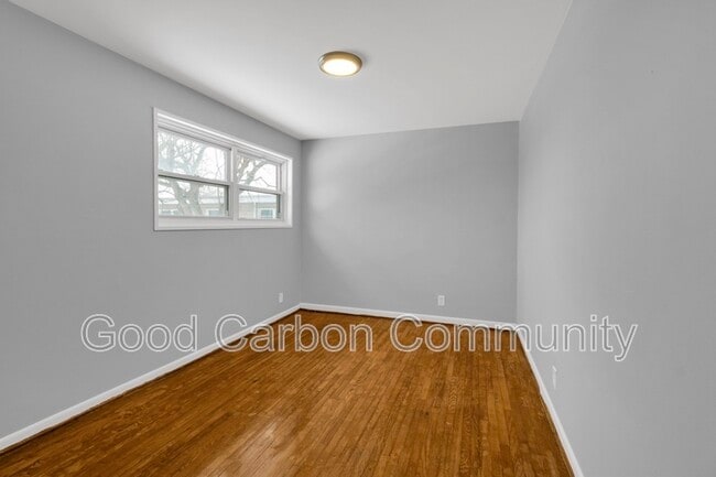 Building Photo - 15 Janice St