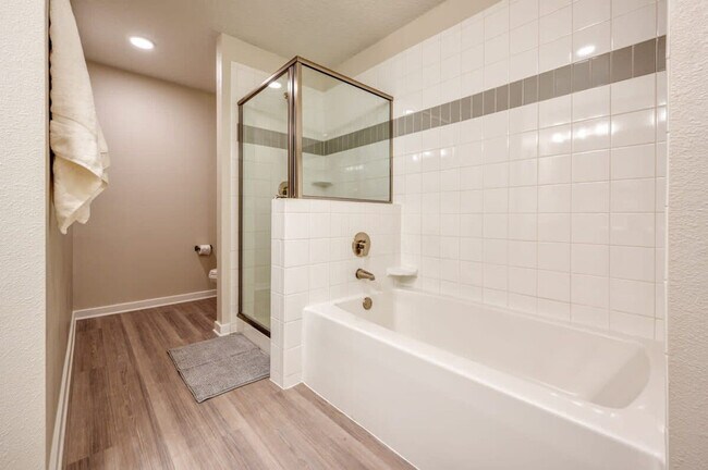 Building Photo - 4013 Breakview Dr