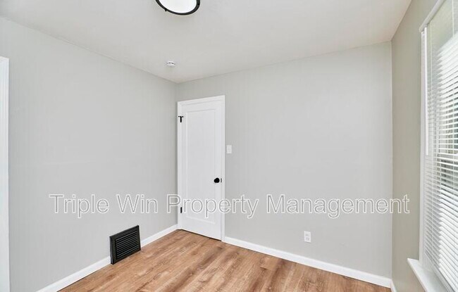 Building Photo - 10315 St Arthur Ln