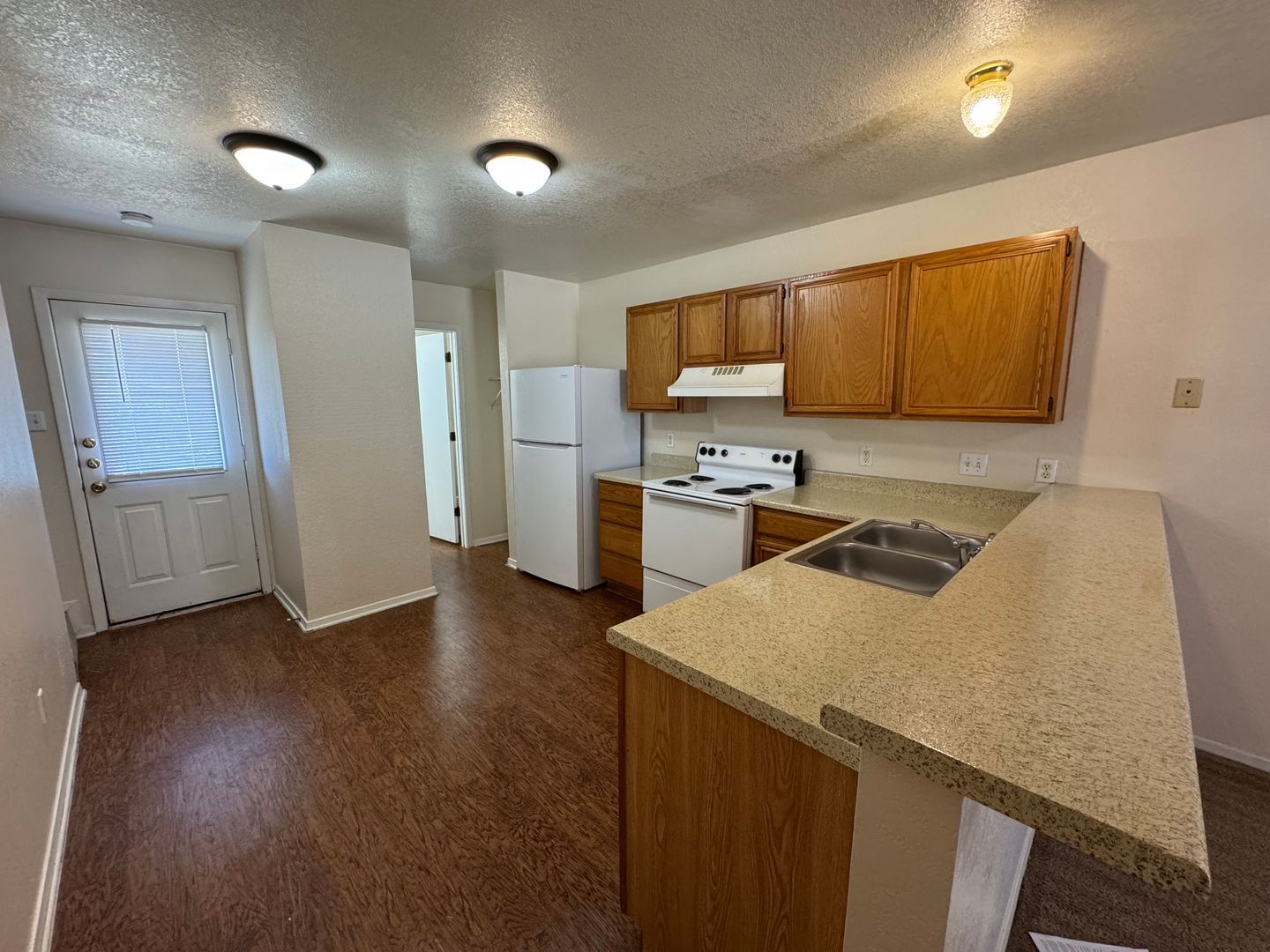 Building Photo - 1100 Leslie Cir