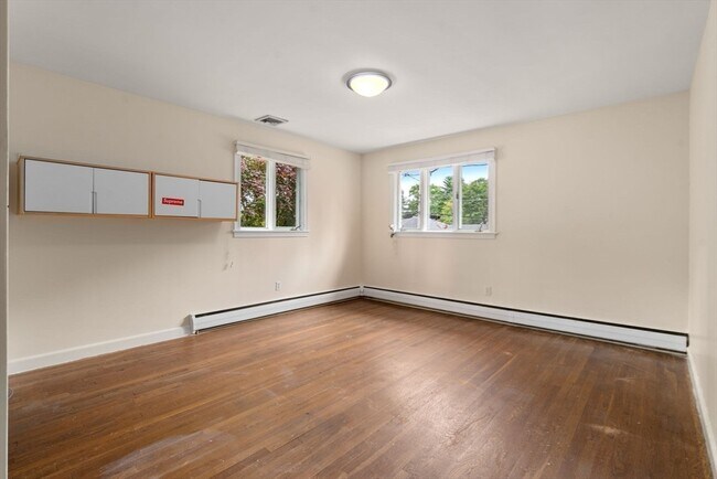 Building Photo - 61 Sevland Rd