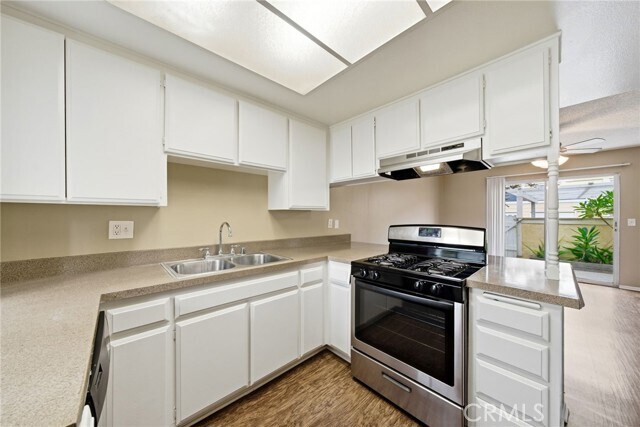 Building Photo - 3340 E Collins Ave