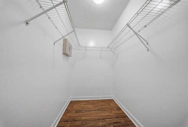 Building Photo - 3 Bedroom 2 Bathroom Single Family Home located in NW Tallahassee!