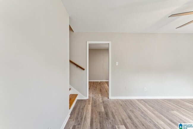 Building Photo - 1404 4th Pl NW