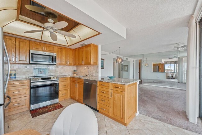 Building Photo - 6158 Palma Del Mar Blvd S