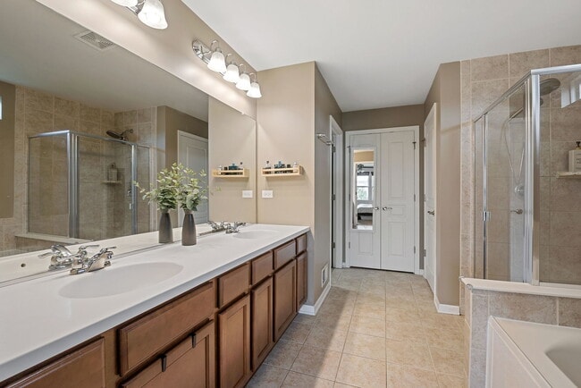 Building Photo - 4319 Silver Bell Ct