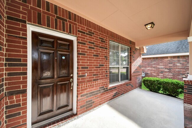 Building Photo - 19122 Mission Manor Ln