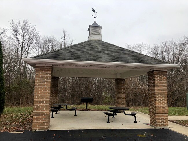 Building Photo - 1612 Sauk Rd
