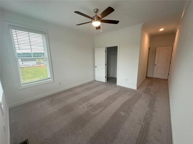 Building Photo - 554 Sawnee Dr