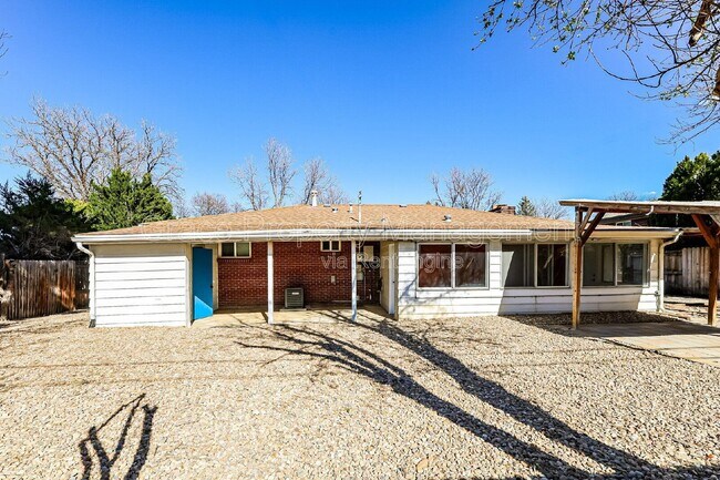 Building Photo - 287 Troy St