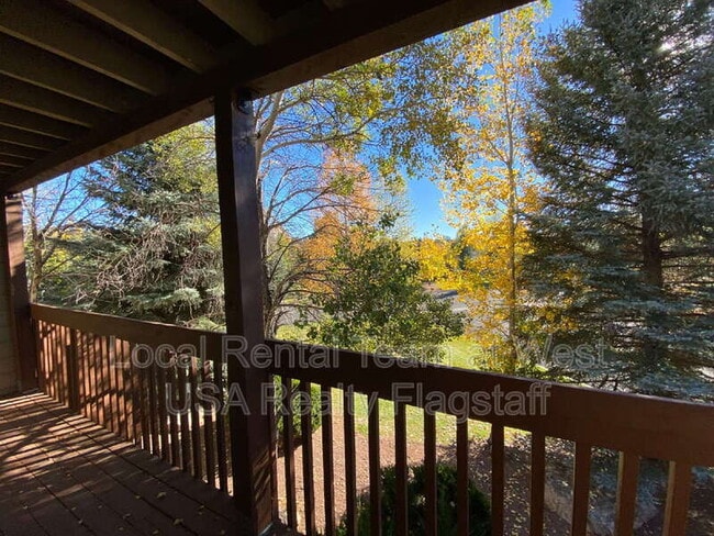 Building Photo - 2707 N Walnut Hills Dr